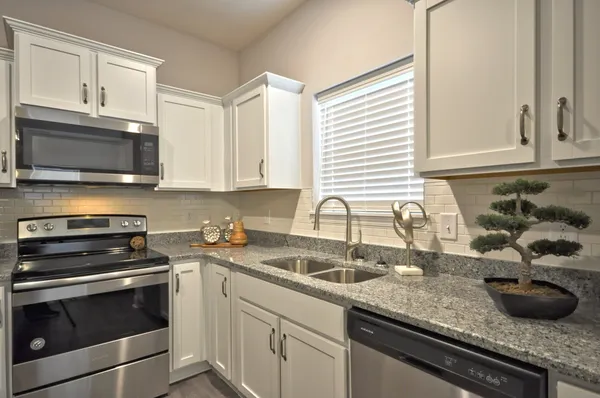 $1,370 | 177 Bainbridge Drive, Unit A, Clarksville, TN 37043