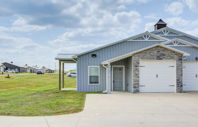 177 Bainbridge Drive, Unit A Clarksville, TN 37043 - Photo 2 of 34 a view of a house with a yard