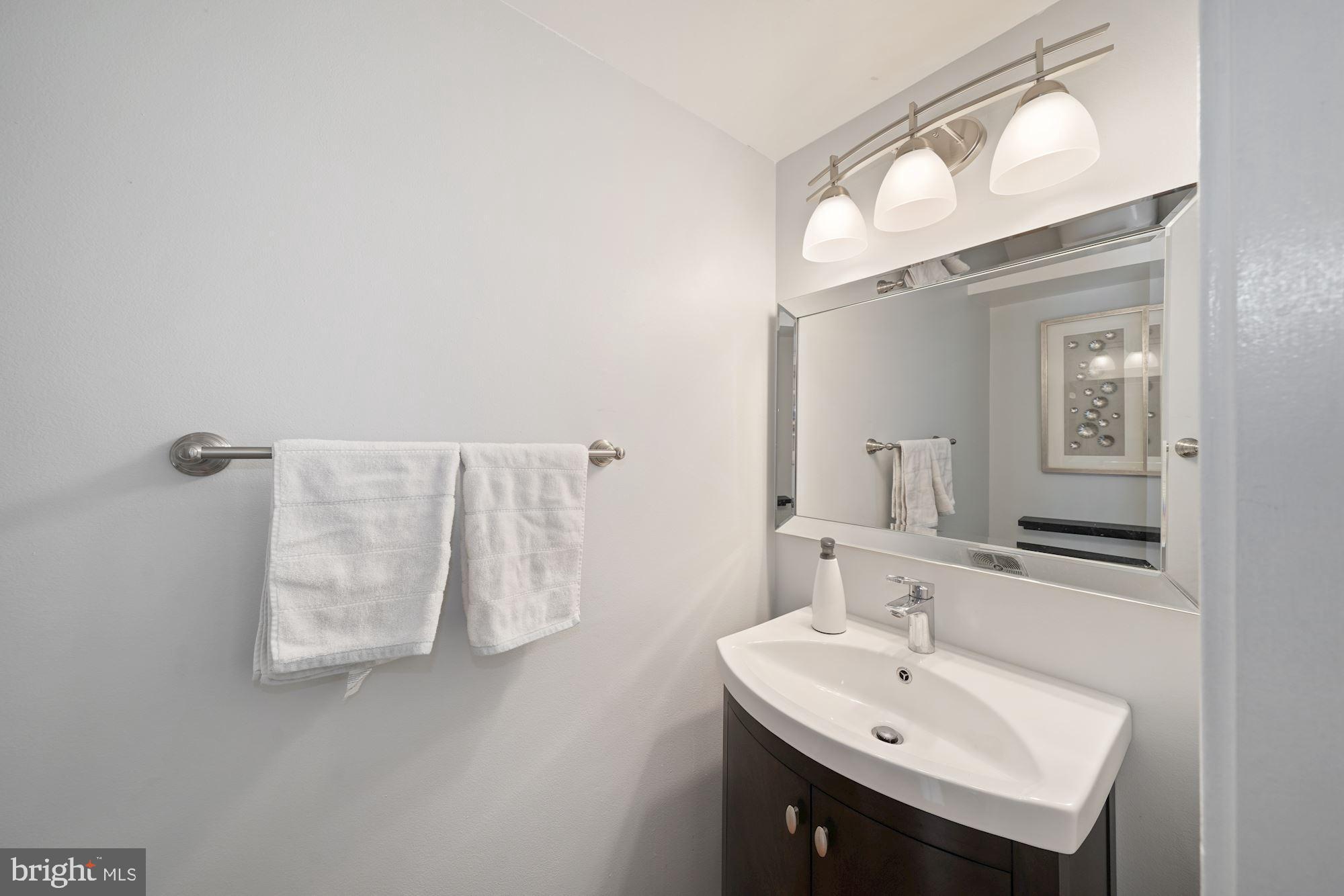 8037 Inverness Ridge Road Potomac, MD 20854 - Photo 15 of 35