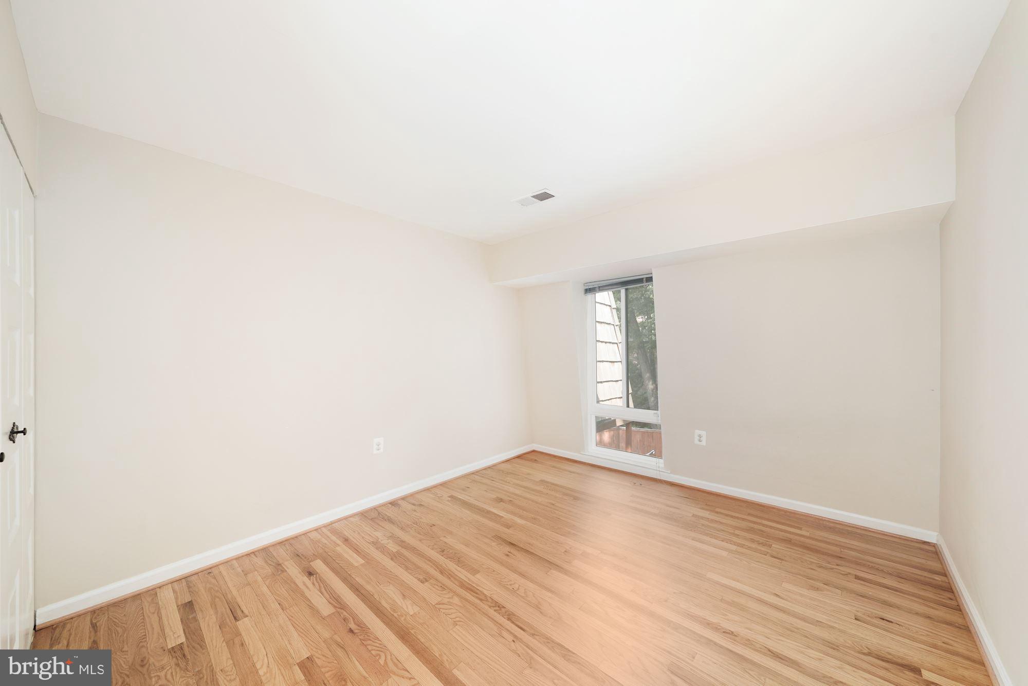 8037 Inverness Ridge Road Potomac, MD 20854 - Photo 18 of 35