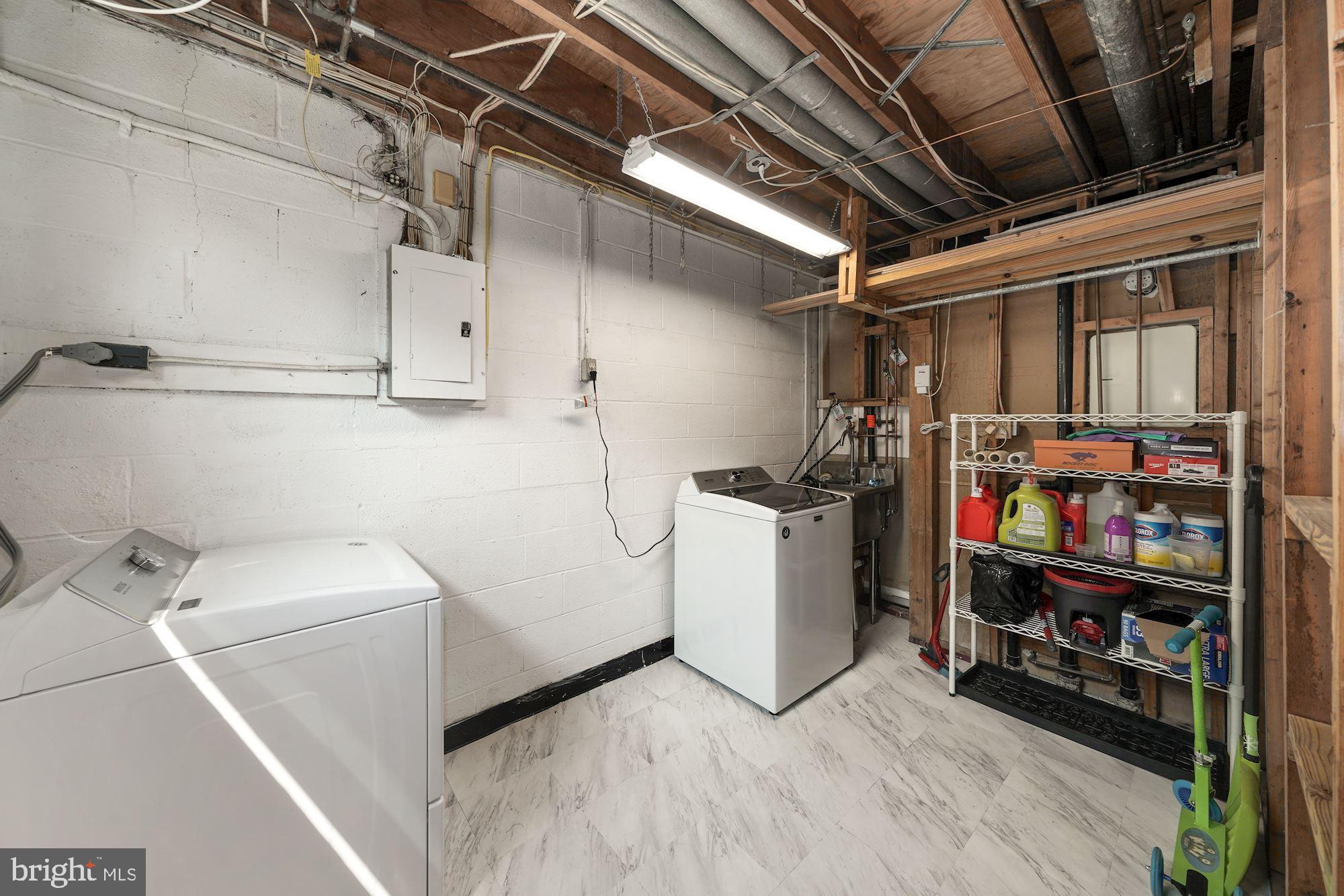 8037 Inverness Ridge Road Potomac, MD 20854 - Photo 30 of 35