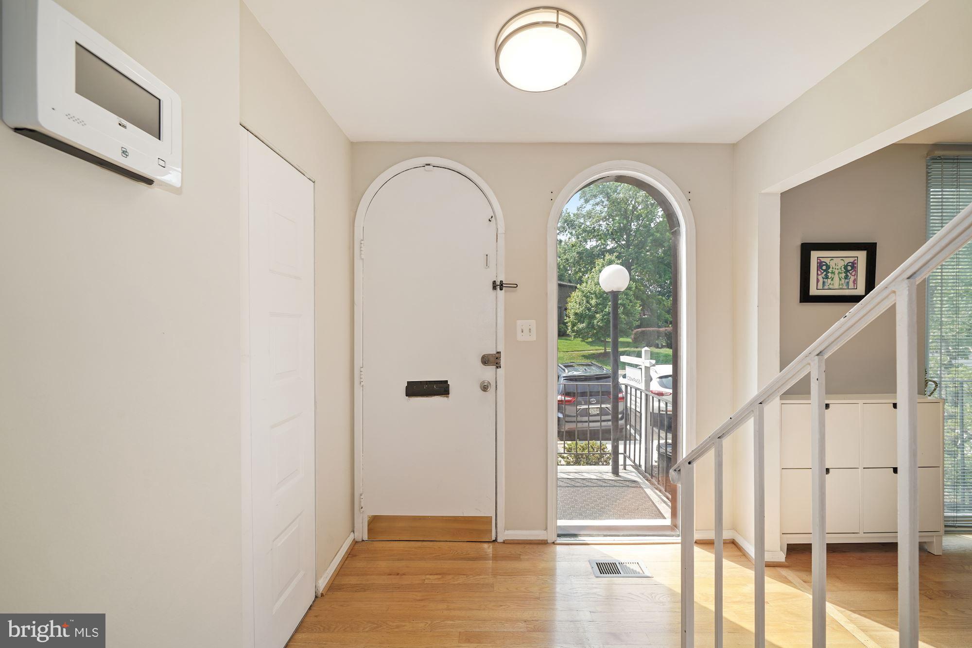 8037 Inverness Ridge Road Potomac, MD 20854 - Photo 4 of 35