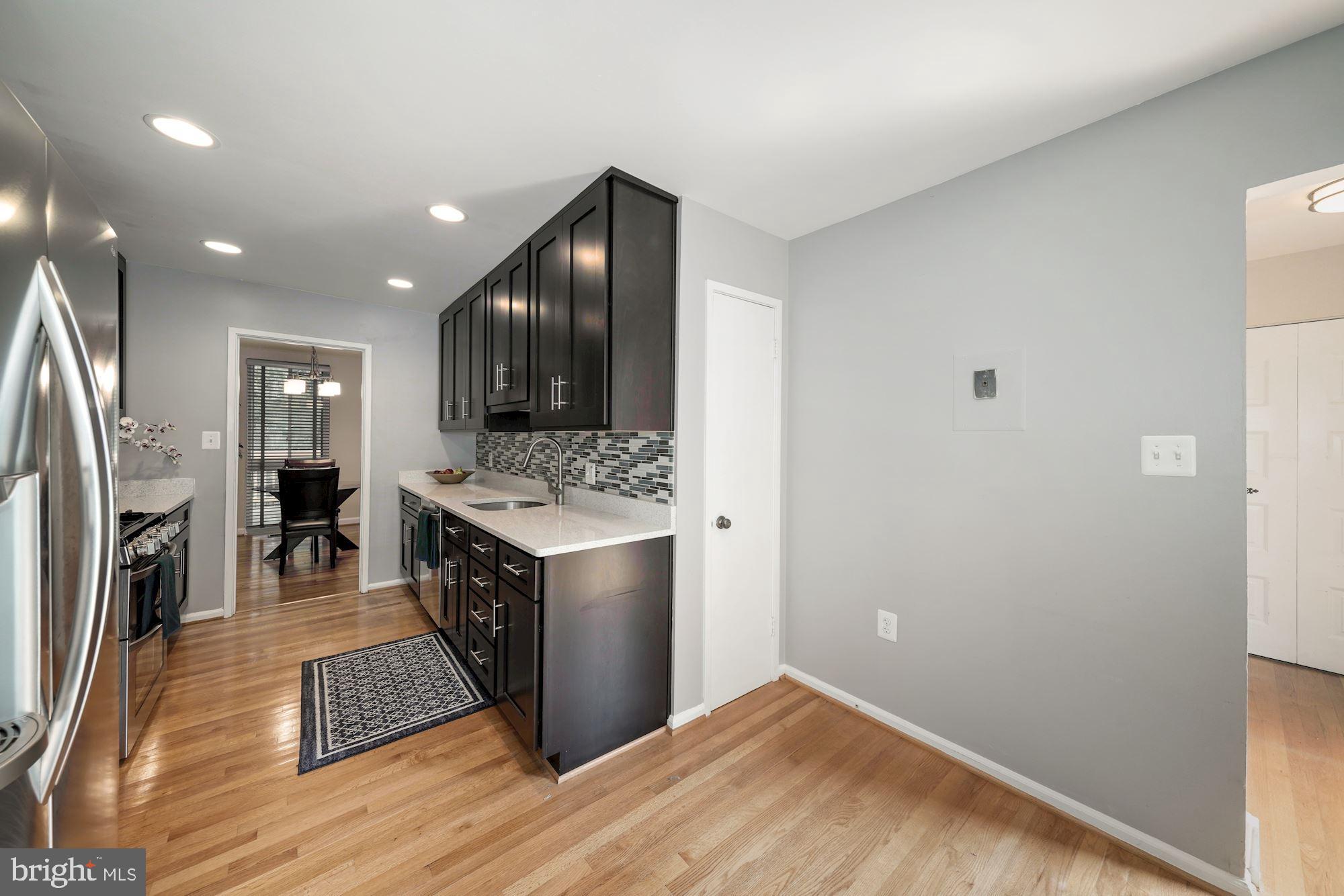 8037 Inverness Ridge Road Potomac, MD 20854 - Photo 7 of 35