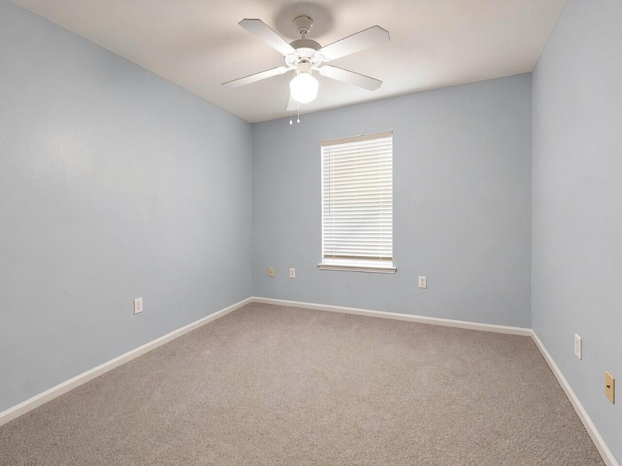 1014 Airport Road, Unit 121 Destin, FL 32541 - Photo 20 of 24 15-interior_bedroom_3_1