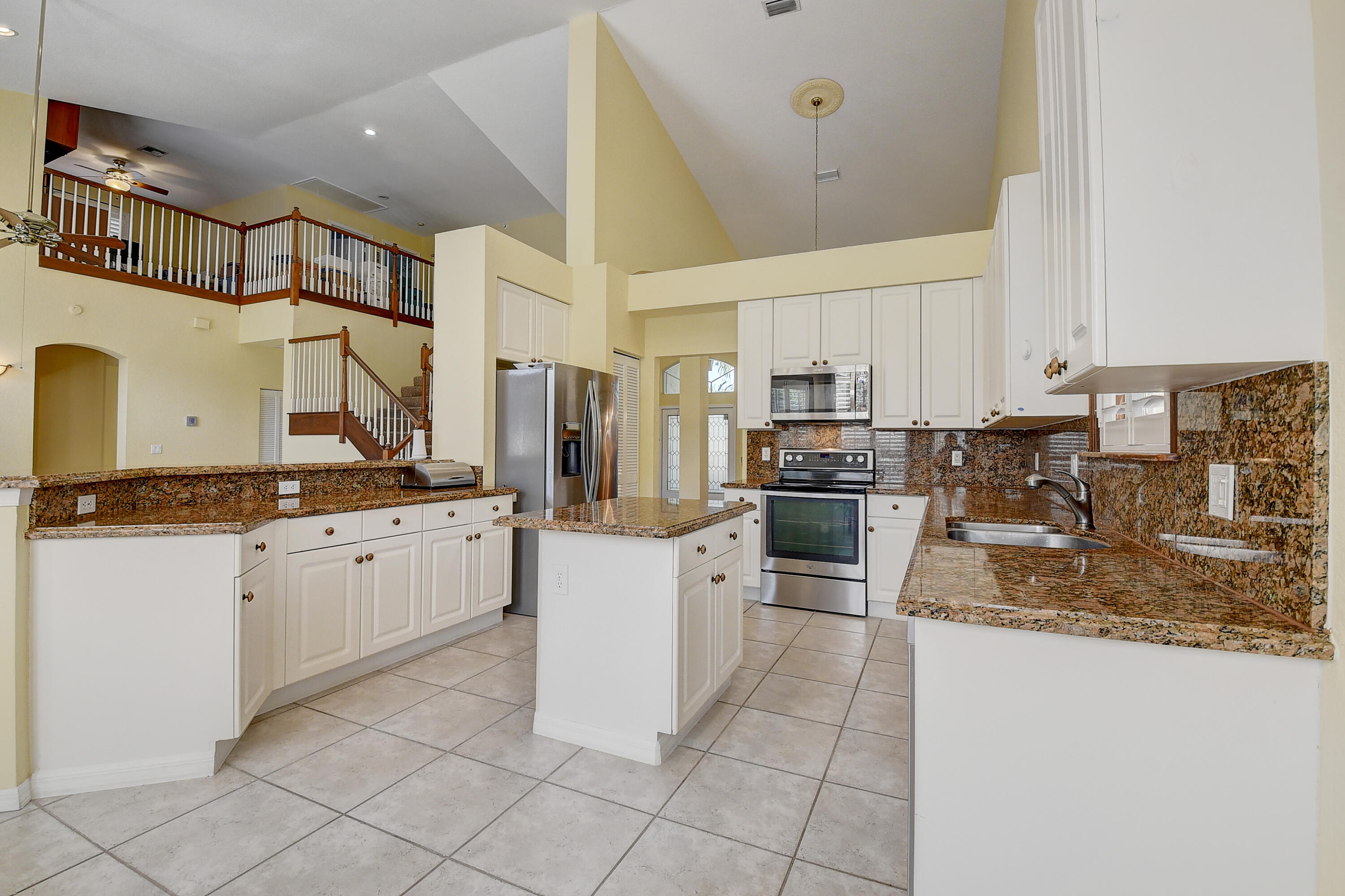 22299 Tupelo Place Boca Raton, FL 33428 - Photo 15 of 33 kitchen