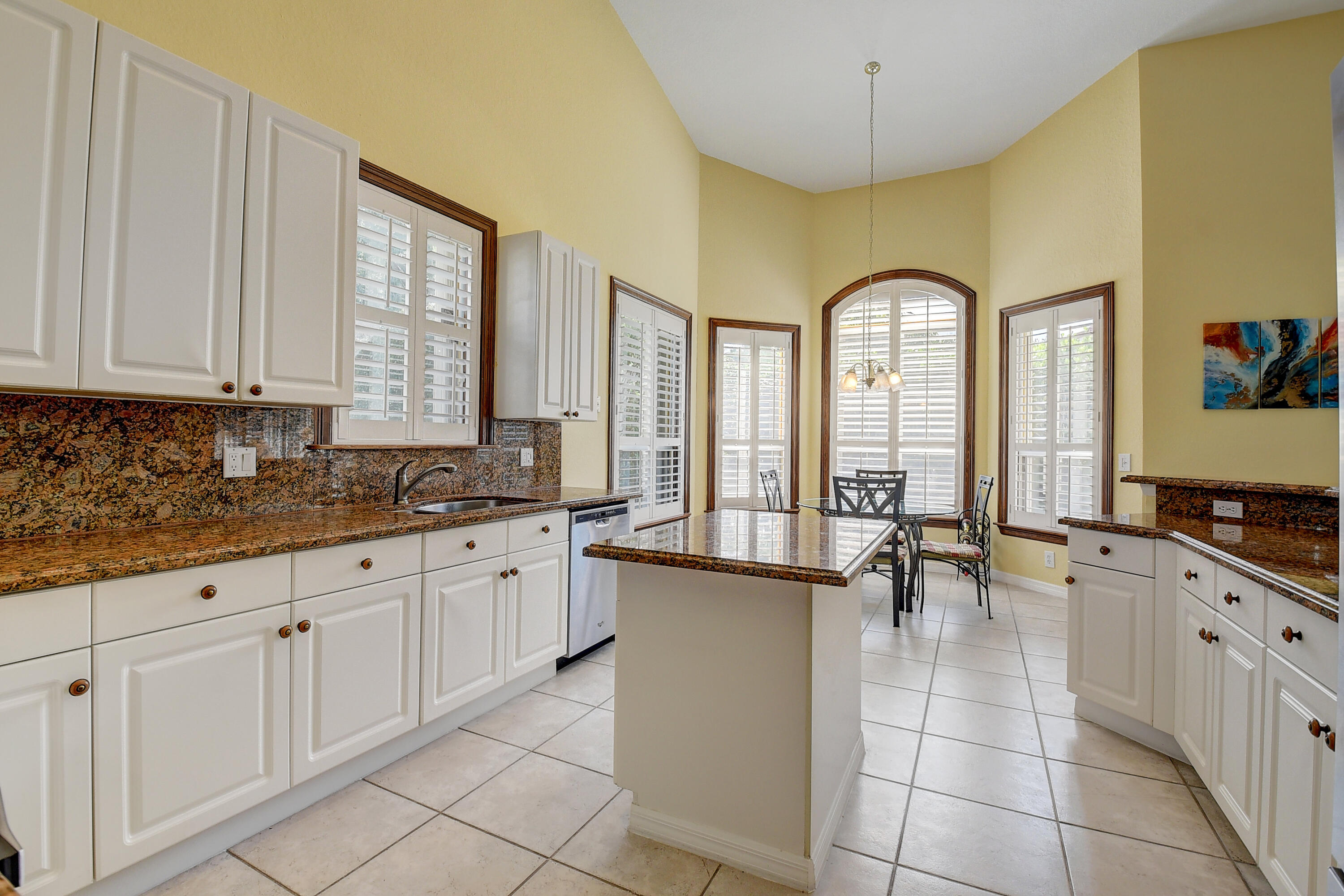 22299 Tupelo Place Boca Raton, FL 33428 - Photo 18 of 33 kitchen