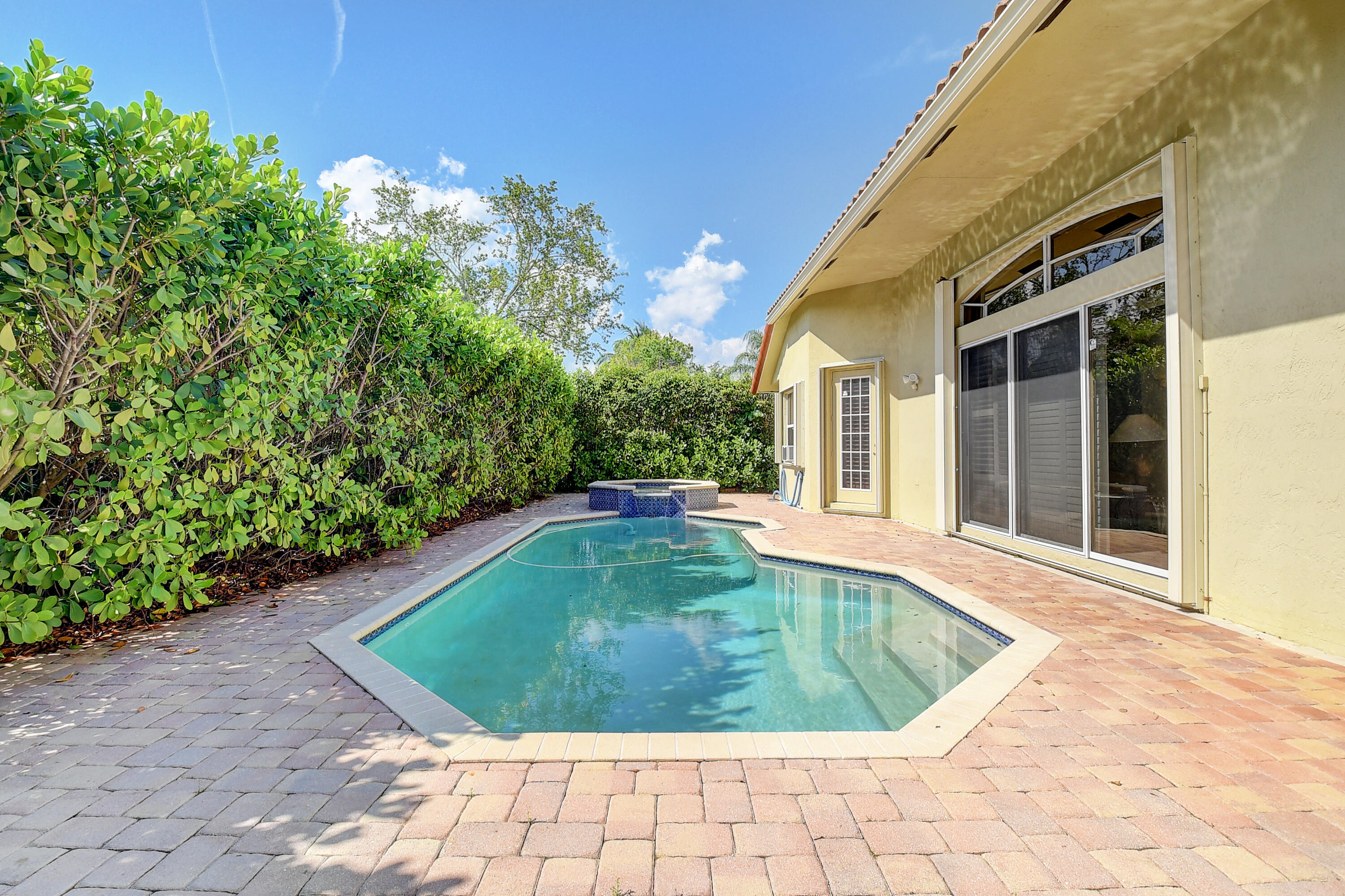 22299 Tupelo Place Boca Raton, FL 33428 - Photo 23 of 33 pool/patio