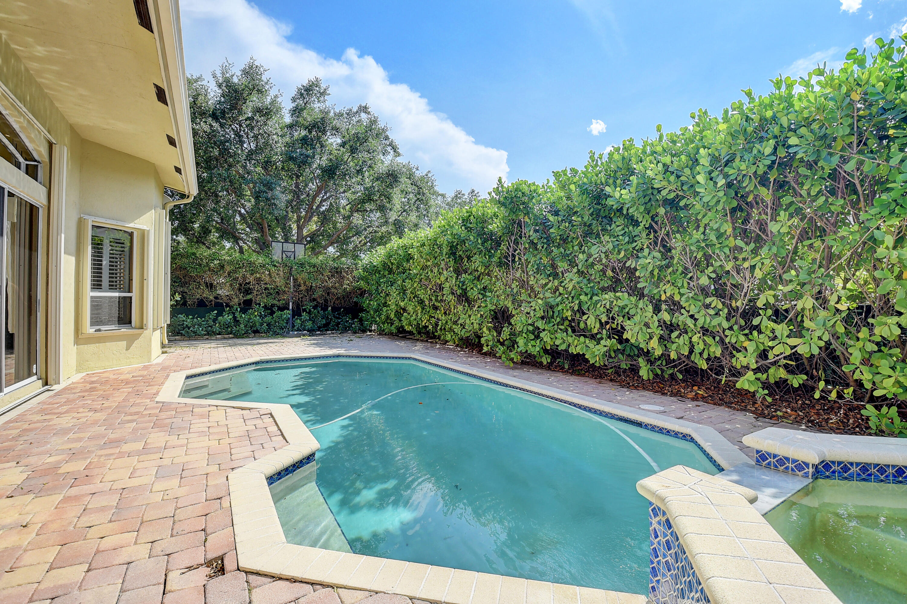 22299 Tupelo Place Boca Raton, FL 33428 - Photo 25 of 33 pool/patio