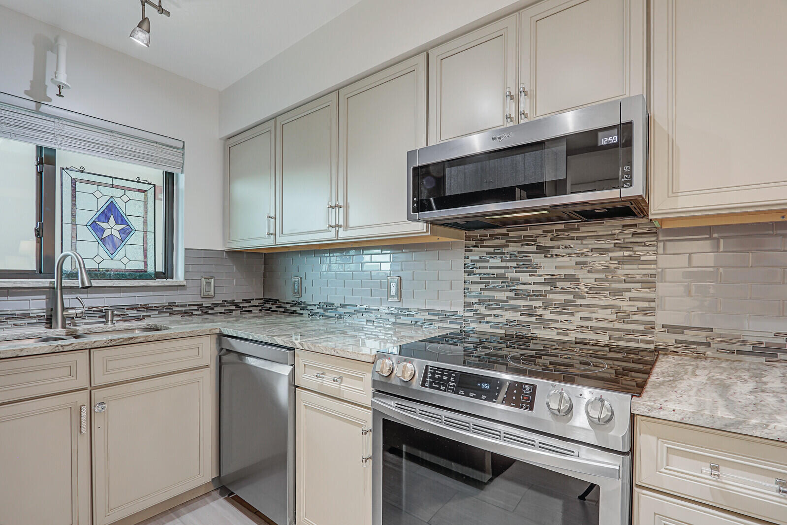 420 Celestial Way, Unit 302 Juno Beach, FL 33408 - Photo 5 of 35 17_Image_17_mls