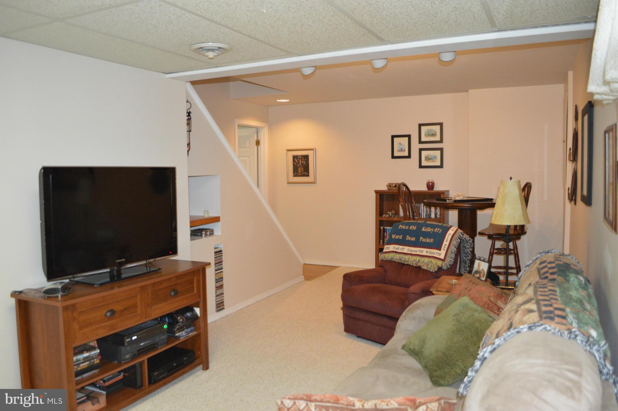 6345 Piney Ridge Drive Eldersburg, MD 21784 - Photo 18 of 30 Family Room