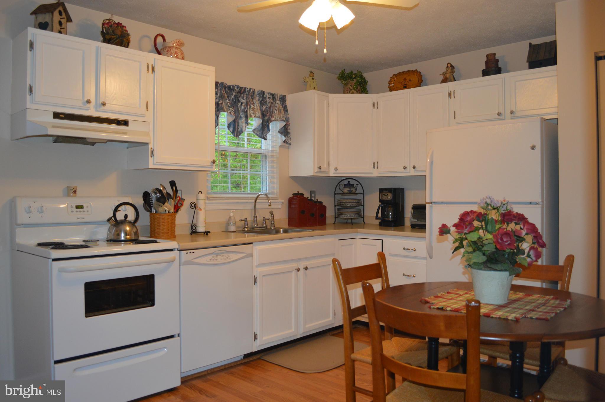 6345 Piney Ridge Drive Eldersburg, MD 21784 - Photo 3 of 30 Kitchen