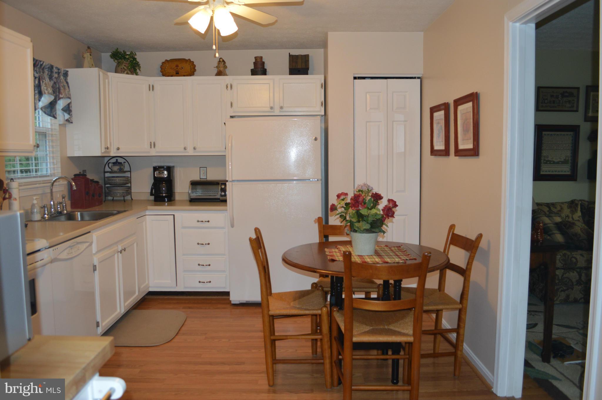 6345 Piney Ridge Drive Eldersburg, MD 21784 - Photo 4 of 30 Kitchen