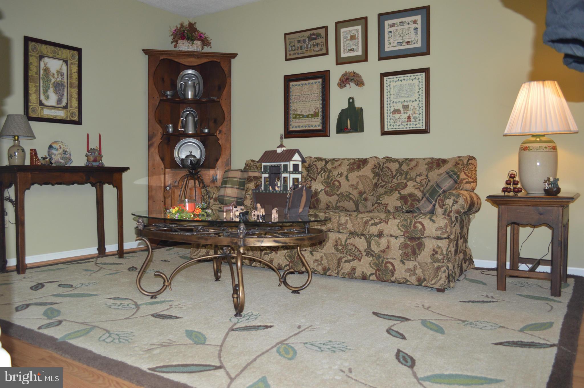 6345 Piney Ridge Drive Eldersburg, MD 21784 - Photo 8 of 30 Living Room