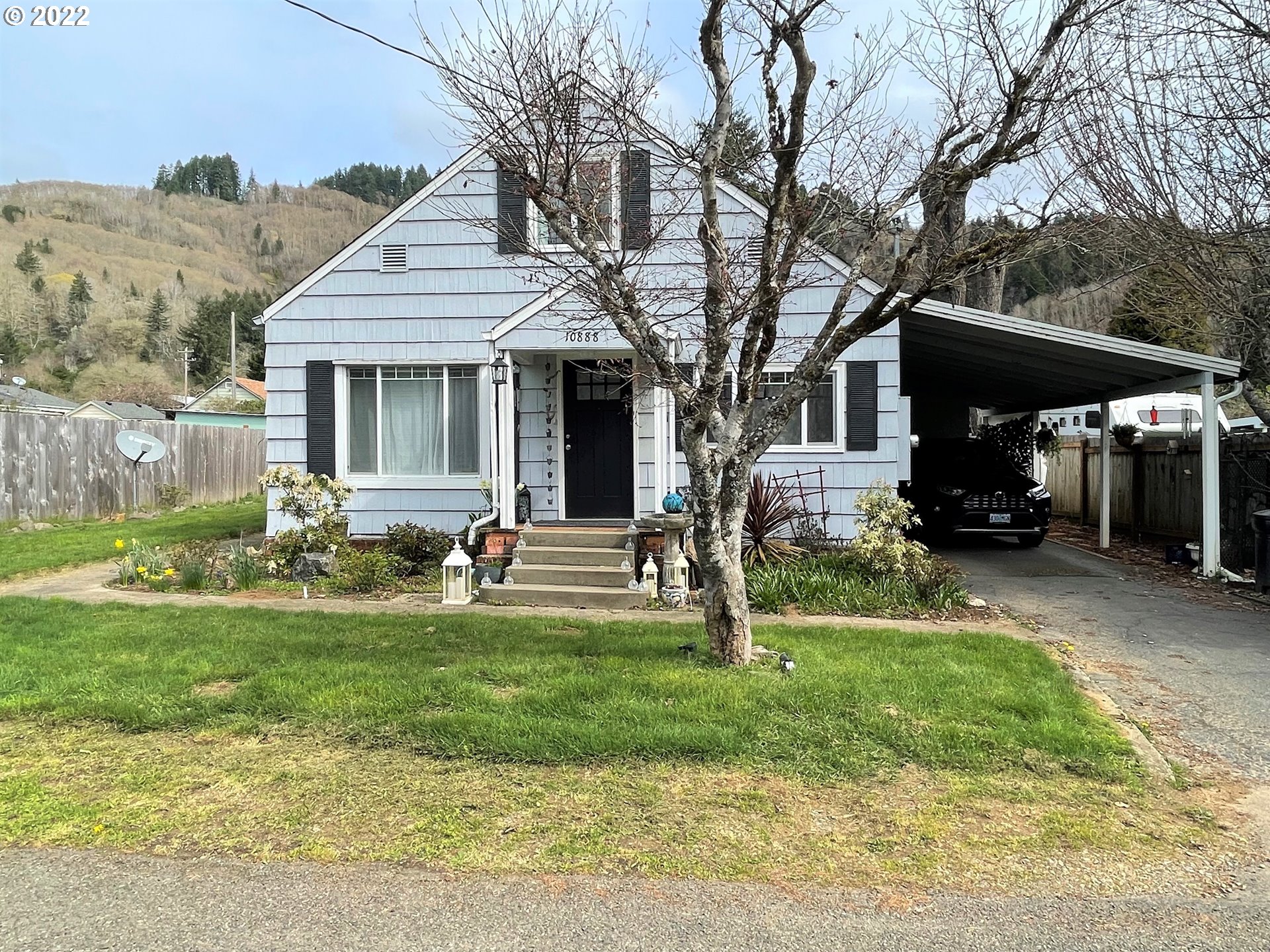 10888 East Mapleton Road Mapleton, OR 97453 - Photo 1 of 26 Gallery Image 1