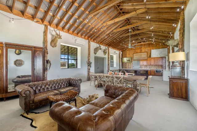 $2,995,000 | 139 Blossom Hill Road, Round Top, TX 78954