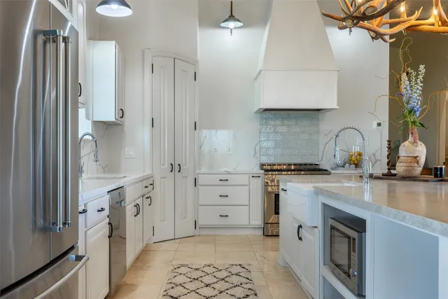 $2,995,000 | 139 Blossom Hill Road, Round Top, TX 78954