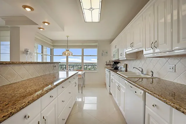 $710,000 | 4280 Galt Ocean Drive, Unit 15E, Fort Lauderdale, FL 33308