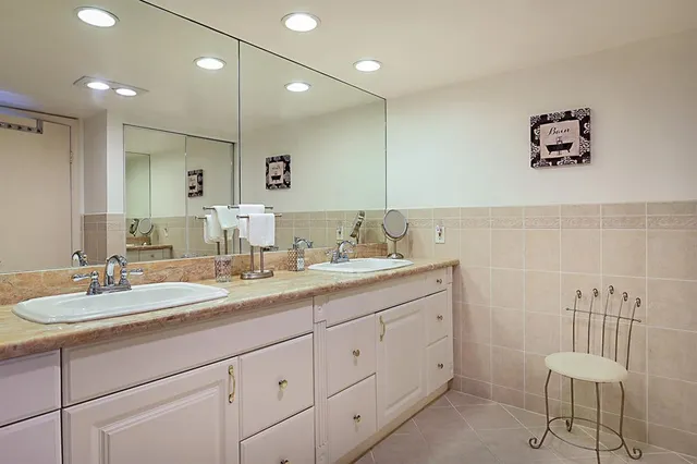 $710,000 | 4280 Galt Ocean Drive, Unit 15E, Fort Lauderdale, FL 33308