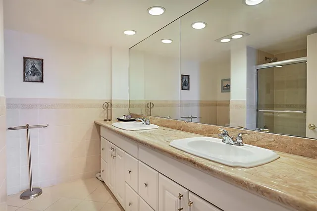 $710,000 | 4280 Galt Ocean Drive, Unit 15E, Fort Lauderdale, FL 33308