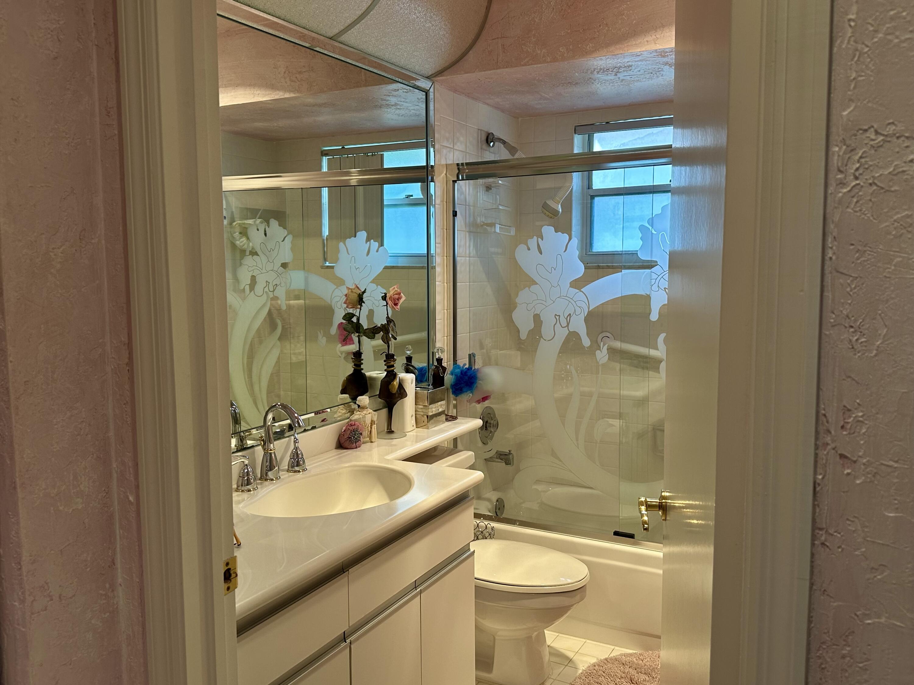 10940 Ladera Lane, Unit C Boca Raton, FL 33498 - Photo 17 of 26 2nd Bath