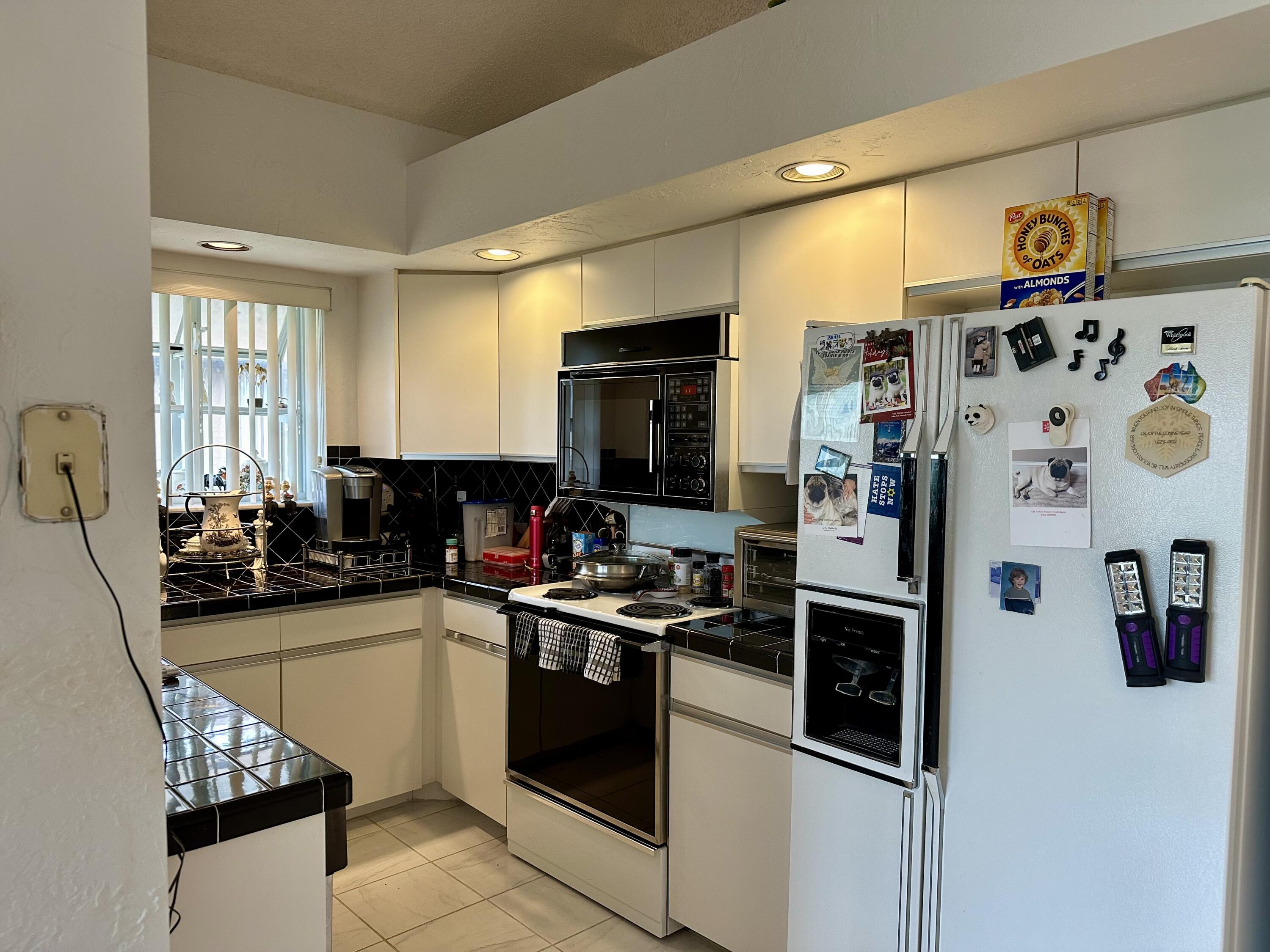 10940 Ladera Lane, Unit C Boca Raton, FL 33498 - Photo 5 of 26 Kitchen