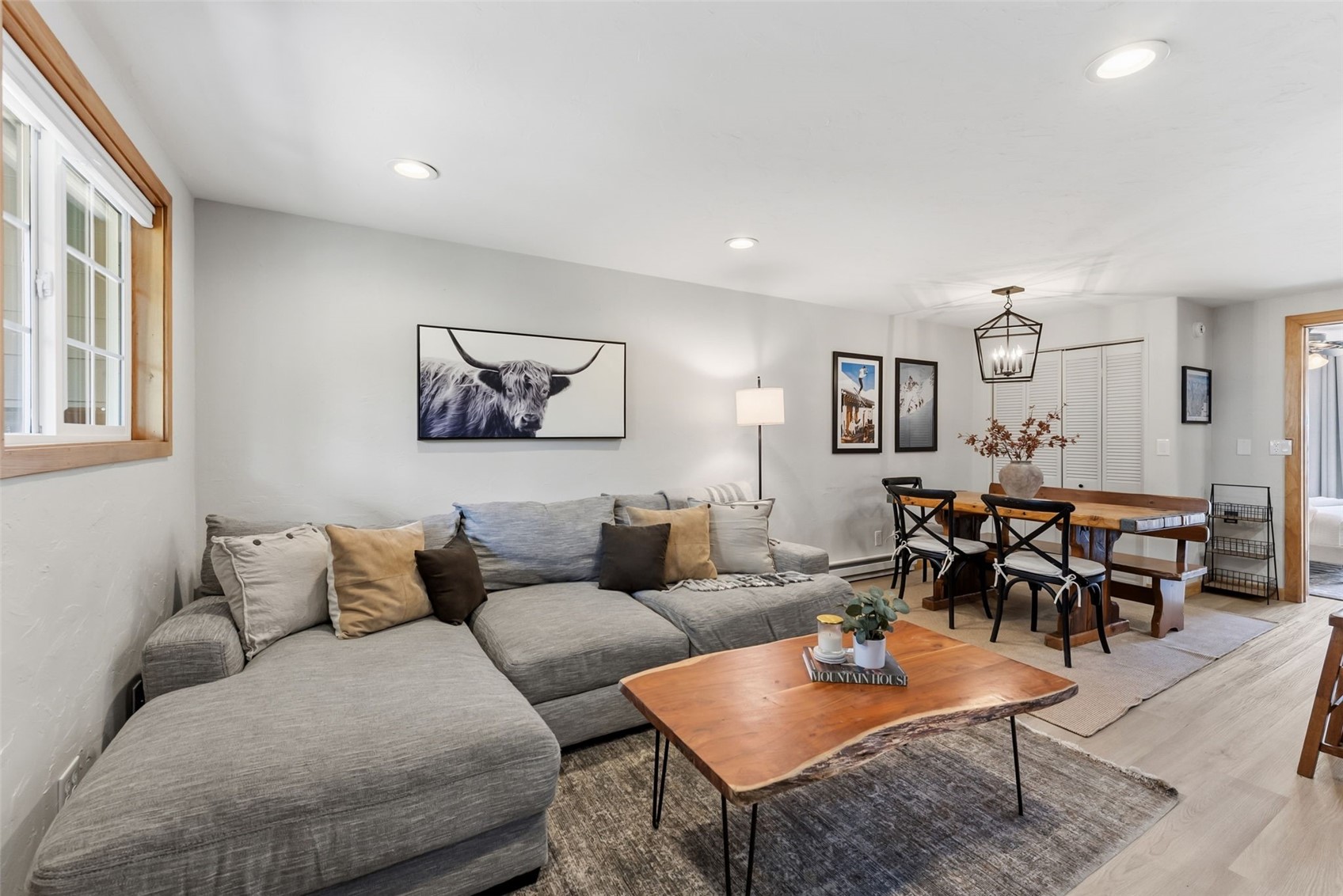 Spacious living room