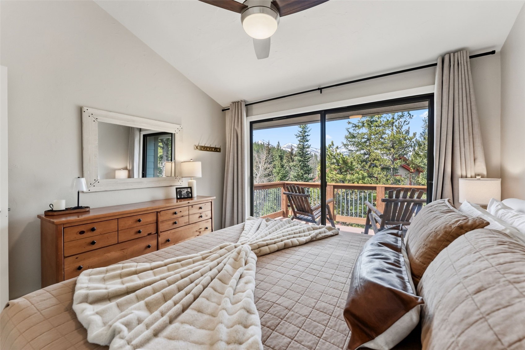 78 Bunker Hill Lode Road, Unit 3 Breckenridge, CO 80424 - Photo 11 of 31 Primary bedroom
