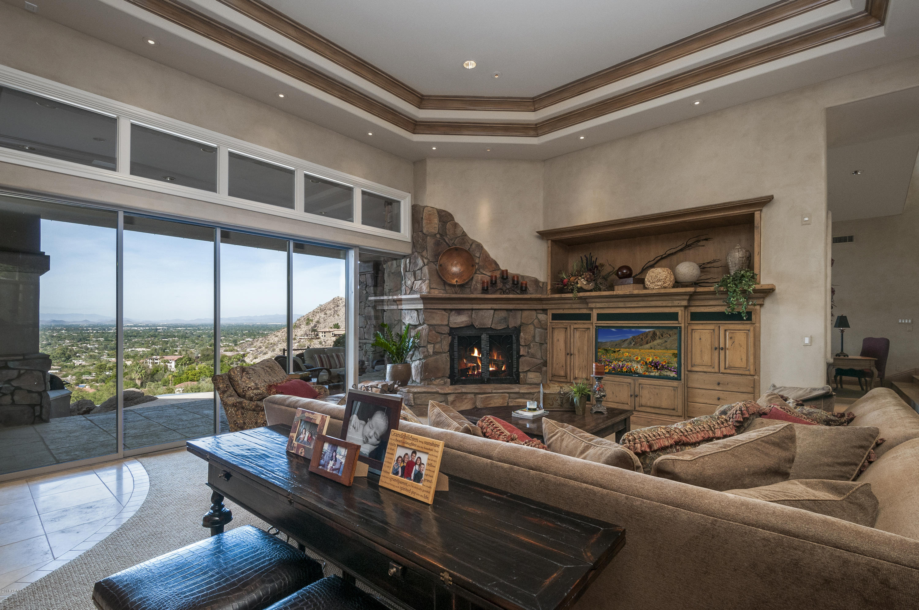 5525 East Roadrunner Road Paradise Valley, AZ 85253 - Photo 3 of 62 iving area