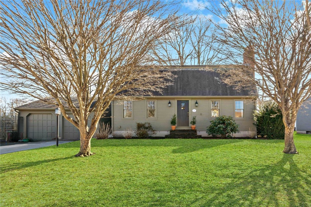 11 Stuart Street Warren, RI 02885 - Photo 1 of 33