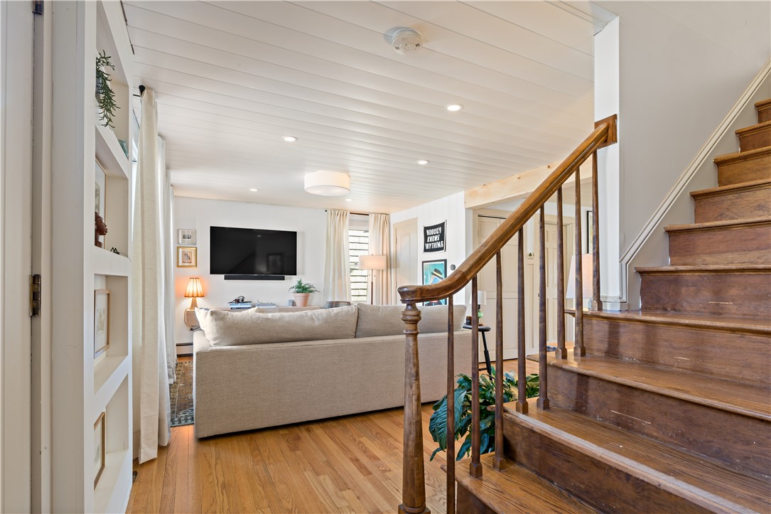 11 Stuart Street Warren, RI 02885 - Photo 13 of 33