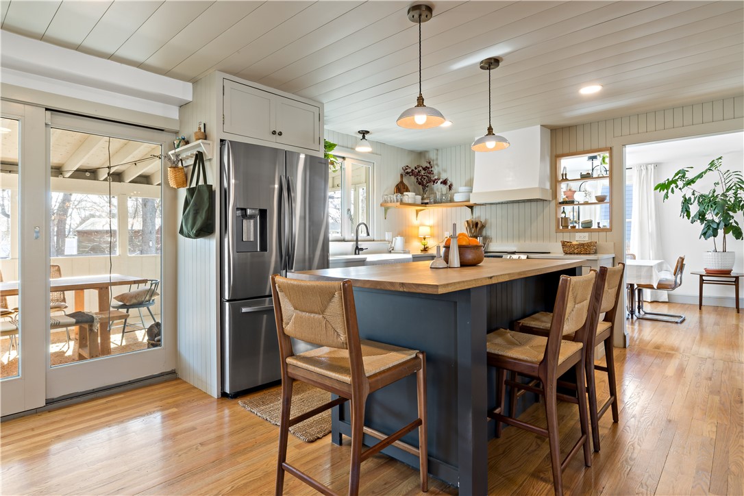 11 Stuart Street Warren, RI 02885 - Photo 3 of 33