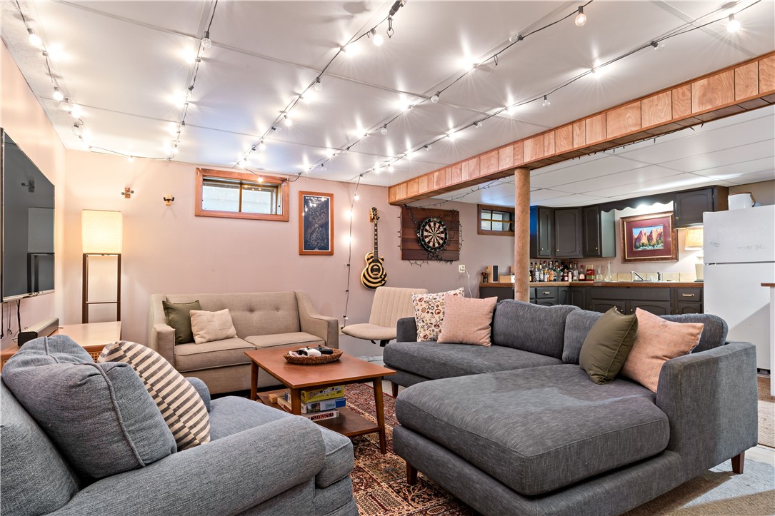 11 Stuart Street Warren, RI 02885 - Photo 31 of 33