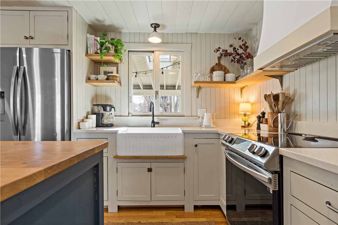 11 Stuart Street Warren, RI 02885 - Photo 4 of 33