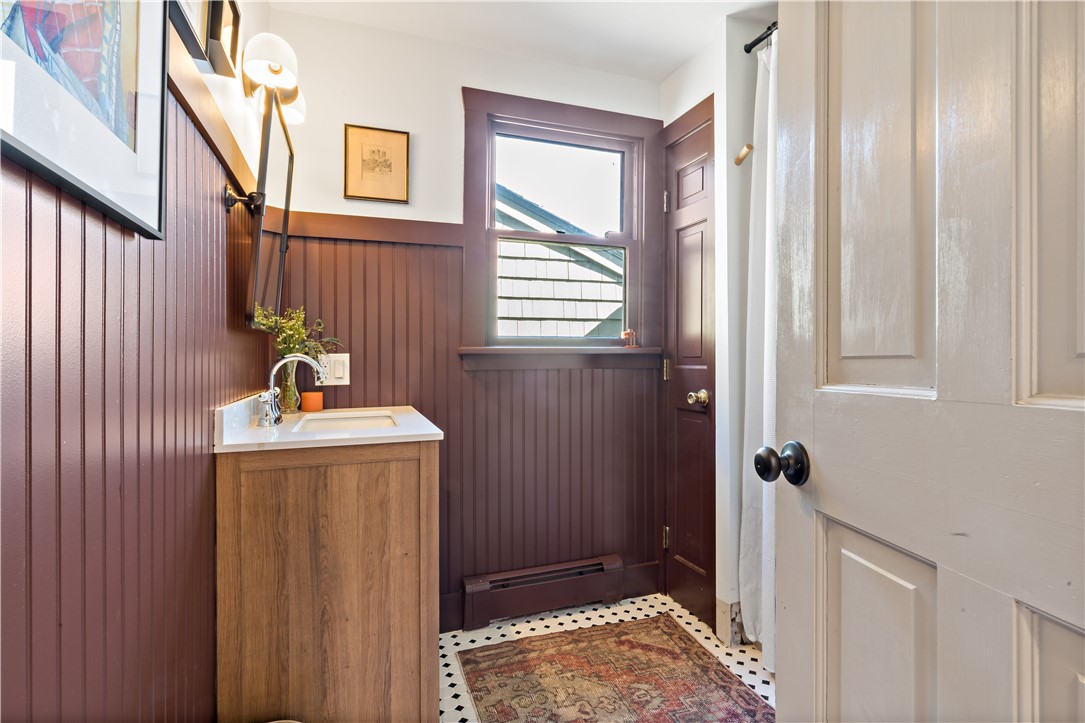 11 Stuart Street Warren, RI 02885 - Photo 9 of 33 Full Bath with Tub