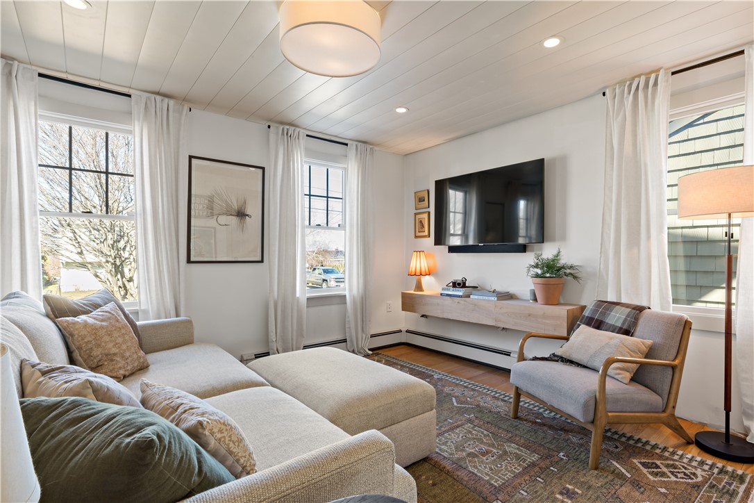 11 Stuart Street Warren, RI 02885 - Photo 10 of 33