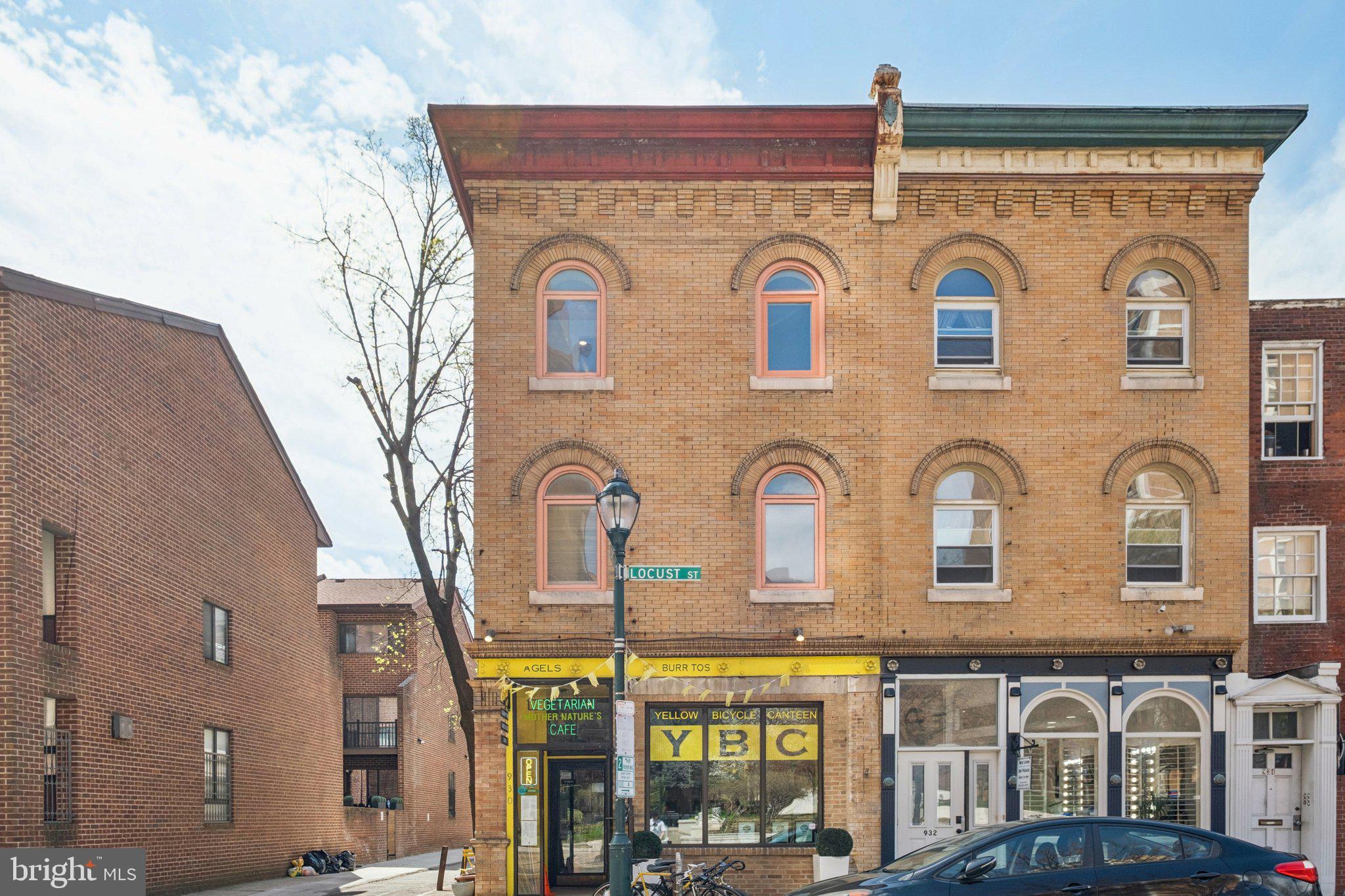 930 Locust Street