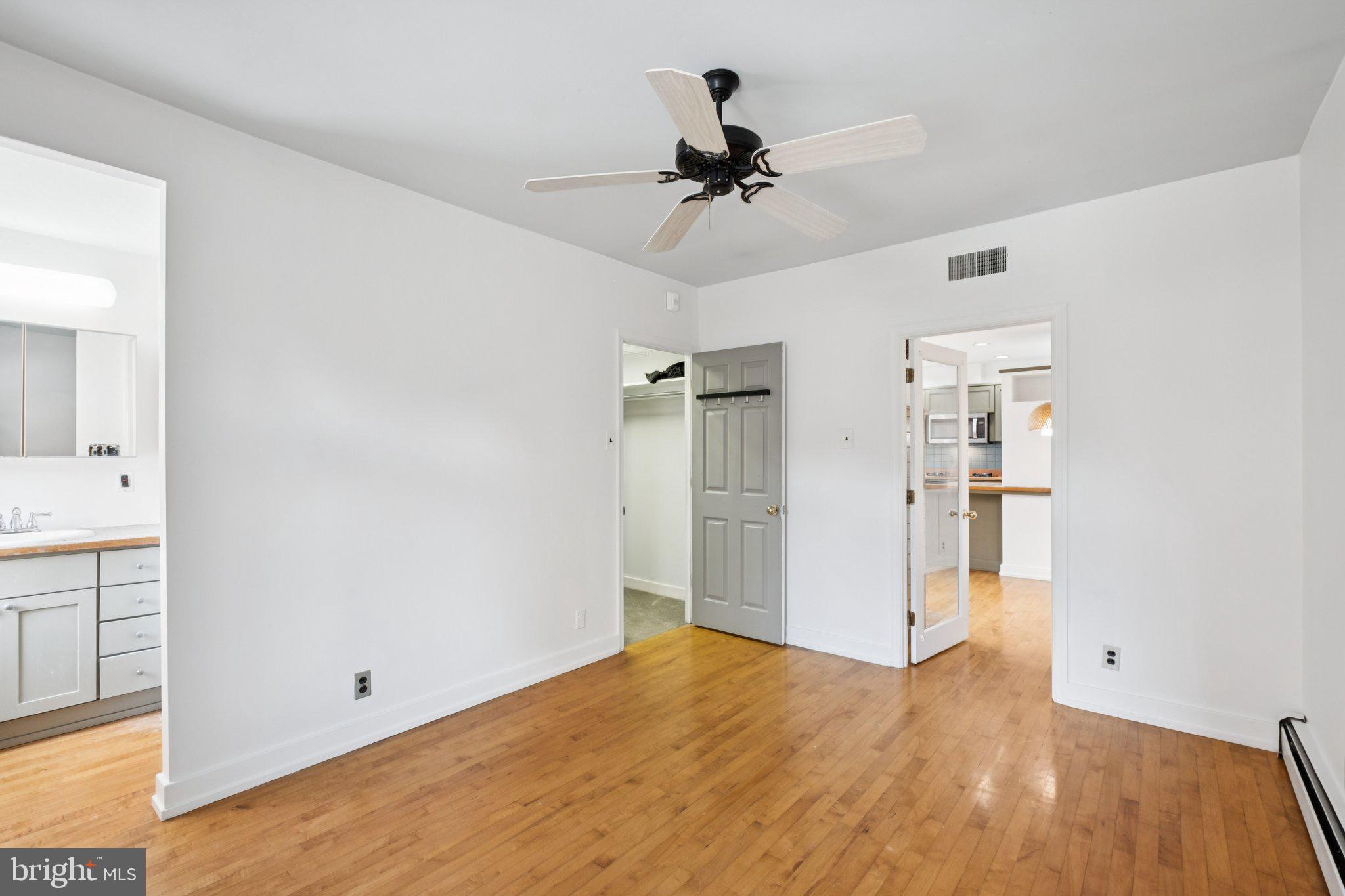 930 Locust Street Philadelphia, PA 19107 - Photo 13 of 25