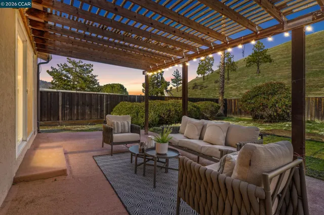 $998,000 | 139 Regency Drive, Clayton, CA 94517