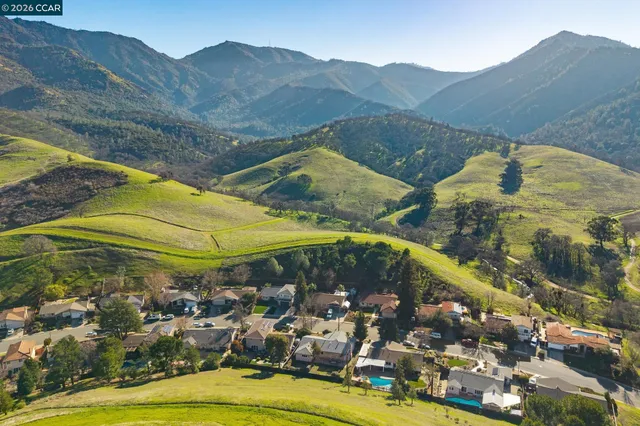 $998,000 | 139 Regency Drive, Clayton, CA 94517