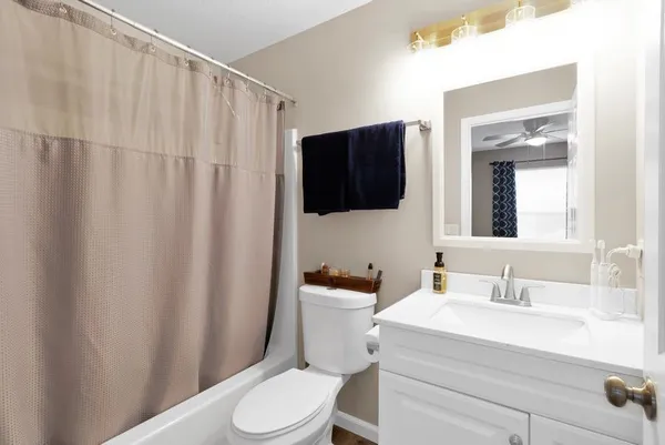$265,900 | 19 43rd Court, Vero Beach, FL 32968
