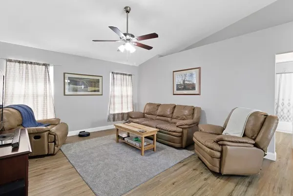 $265,900 | 19 43rd Court, Vero Beach, FL 32968