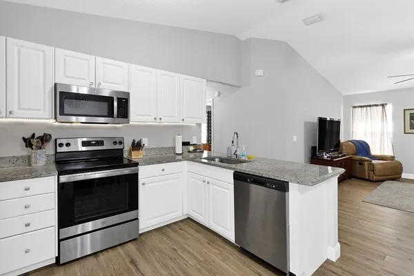 $265,900 | 19 43rd Court, Vero Beach, FL 32968