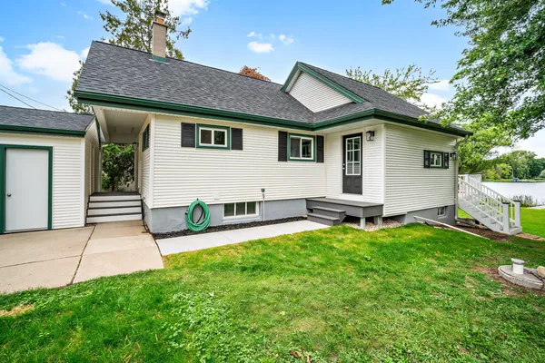 $599,900 | 1266 East Green Lake Drive, Farmington, WI 53090