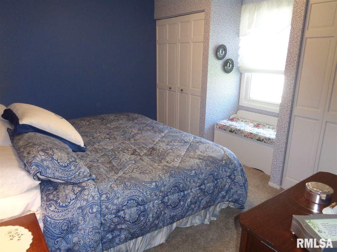 1425 West Queens Court Road Peoria, IL 61614 - Photo 12 of 25 Gallery Image 12