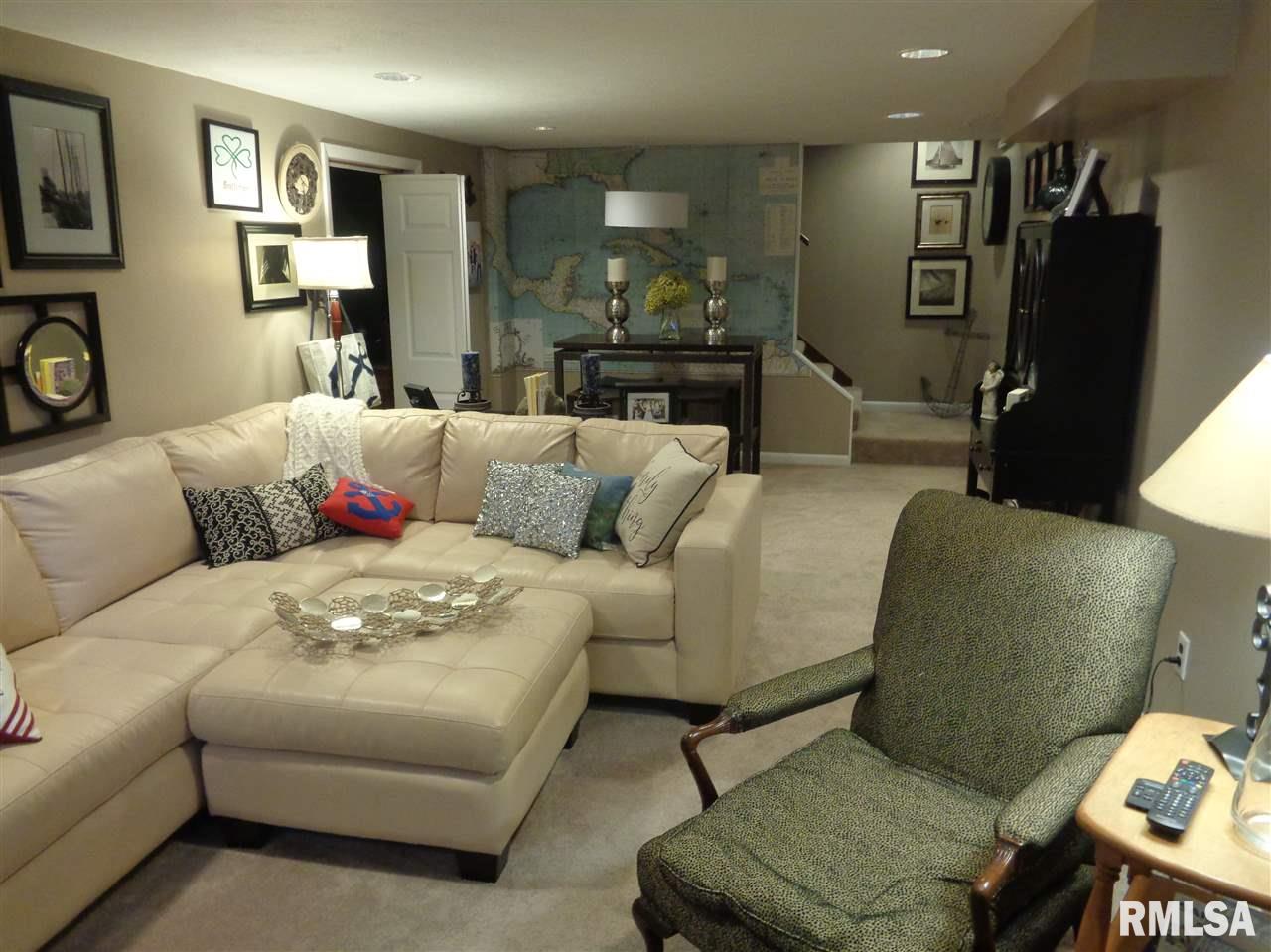 1425 West Queens Court Road Peoria, IL 61614 - Photo 16 of 25 Gallery Image 16