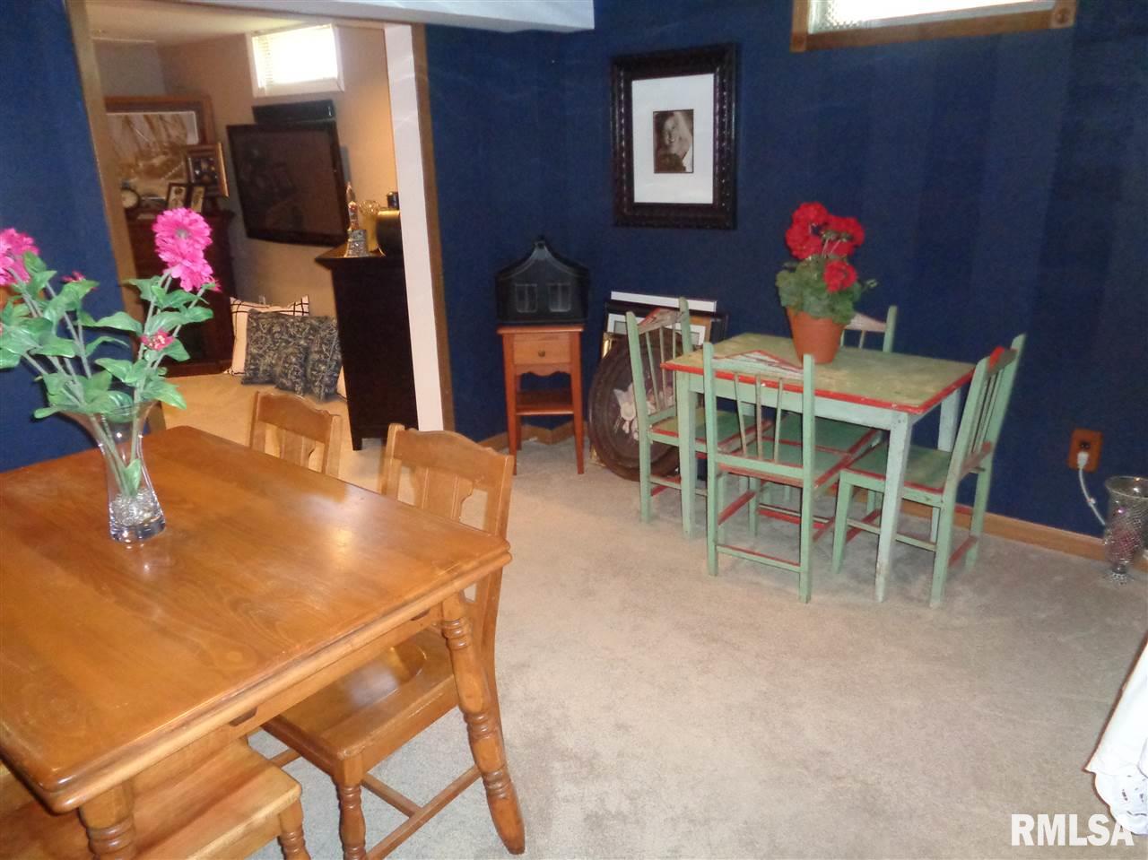 1425 West Queens Court Road Peoria, IL 61614 - Photo 19 of 25 Gallery Image 19