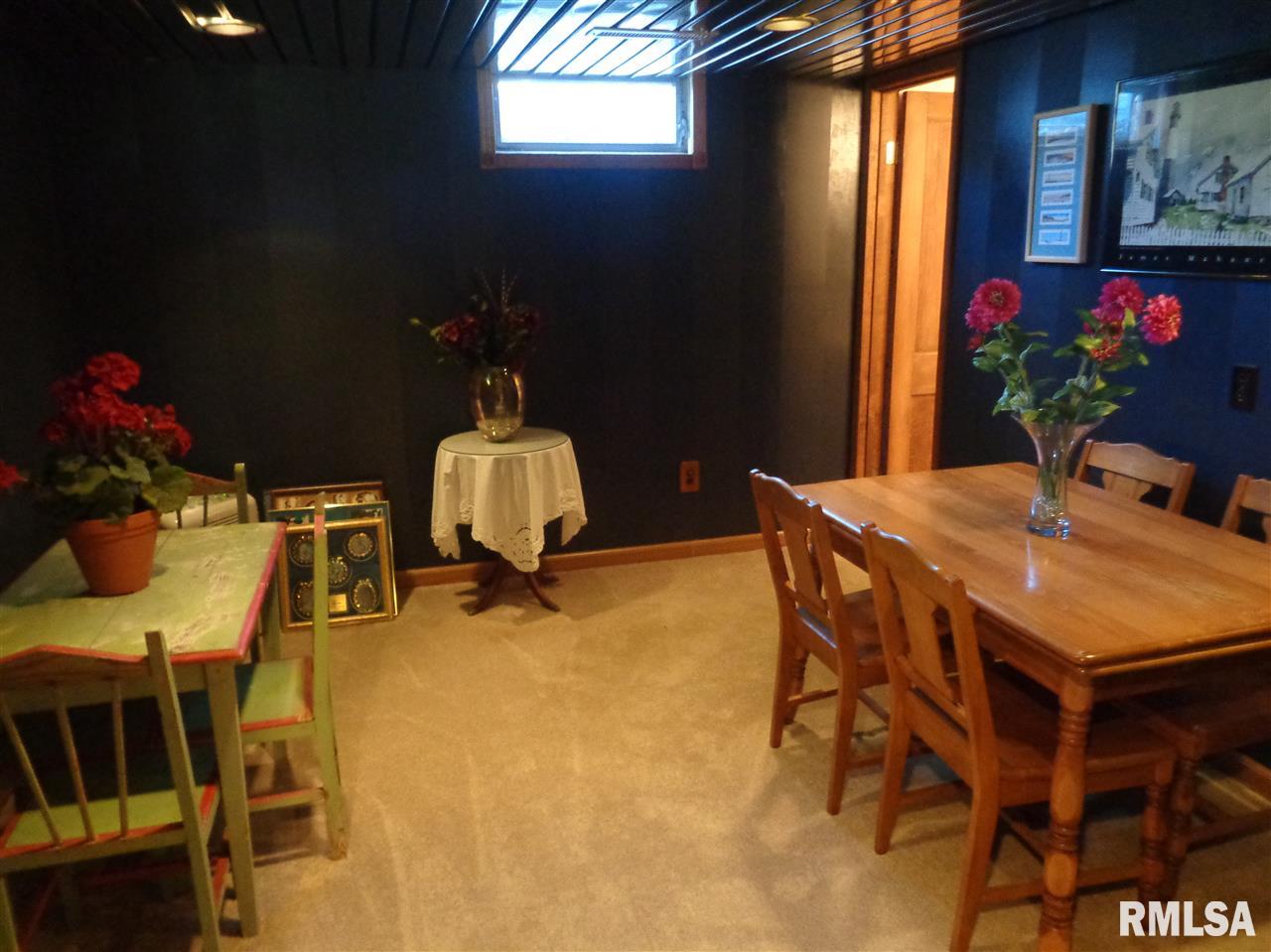 1425 West Queens Court Road Peoria, IL 61614 - Photo 20 of 25 Gallery Image 20