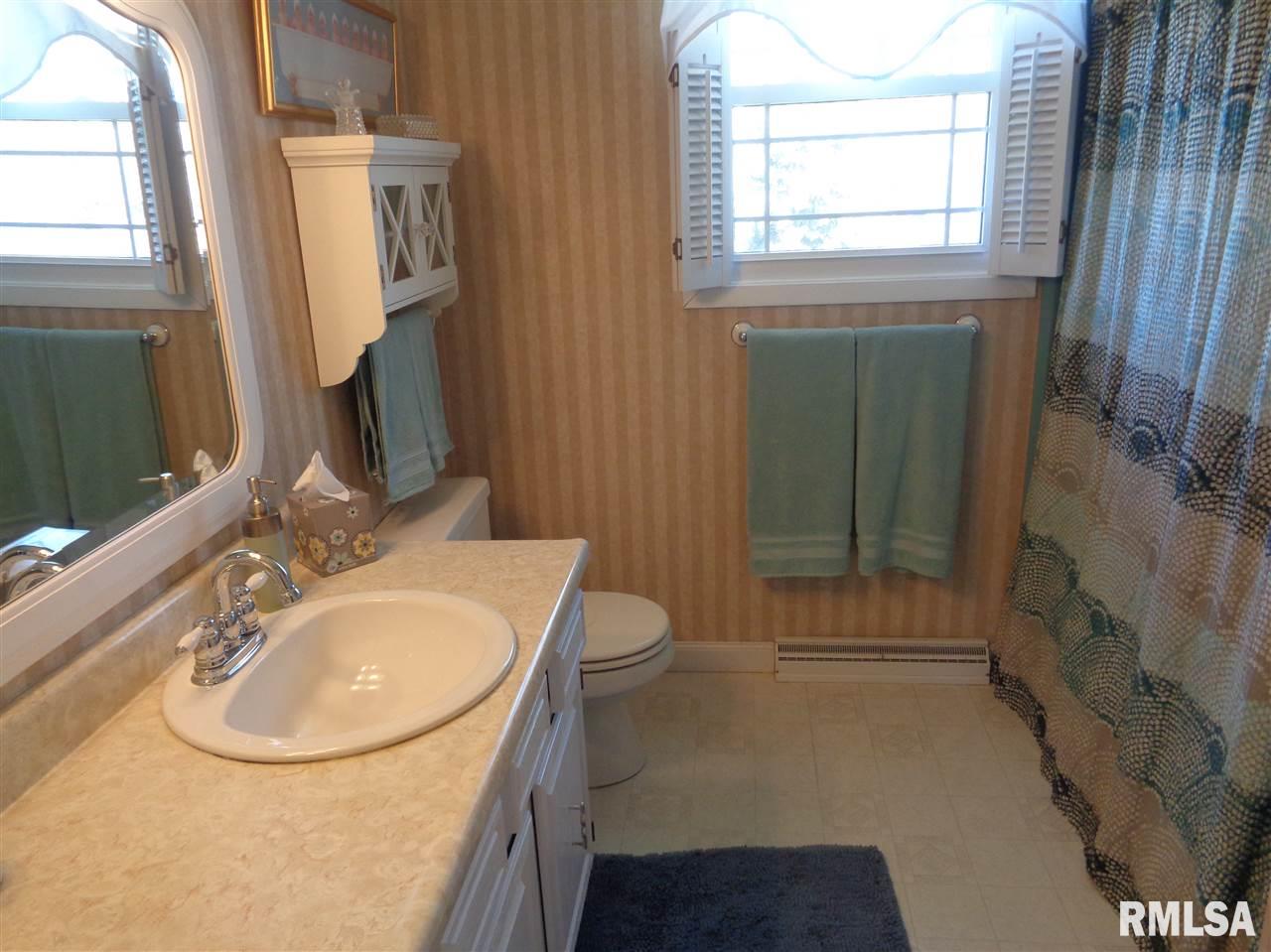1425 West Queens Court Road Peoria, IL 61614 - Photo 10 of 25 Gallery Image 10