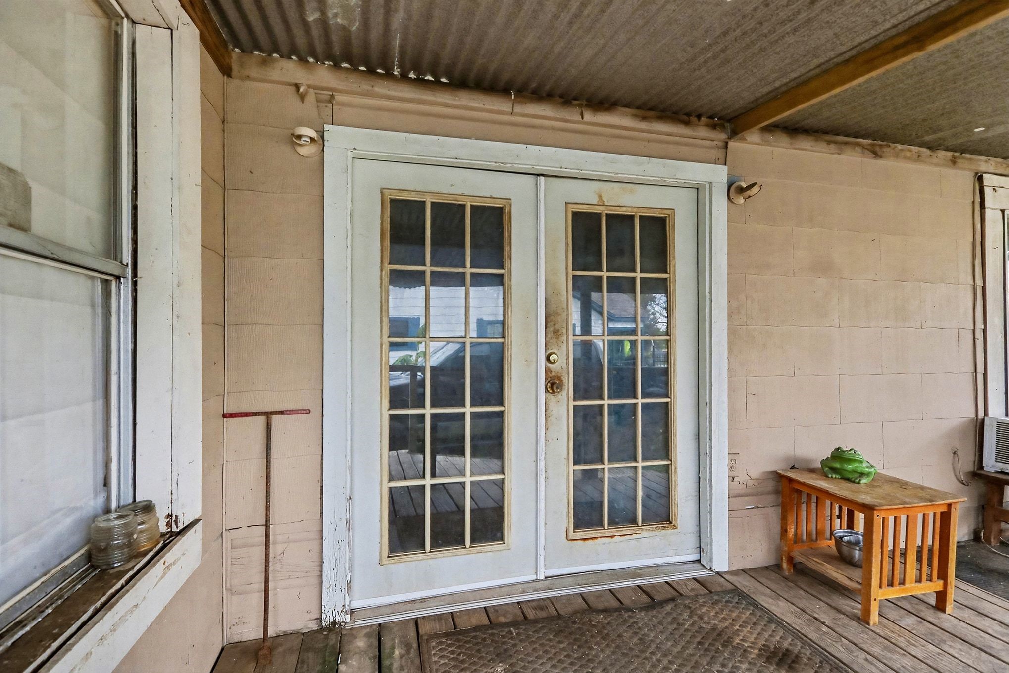 1012 Clear Lake Road Highlands, TX 77562 - Photo 4 of 26