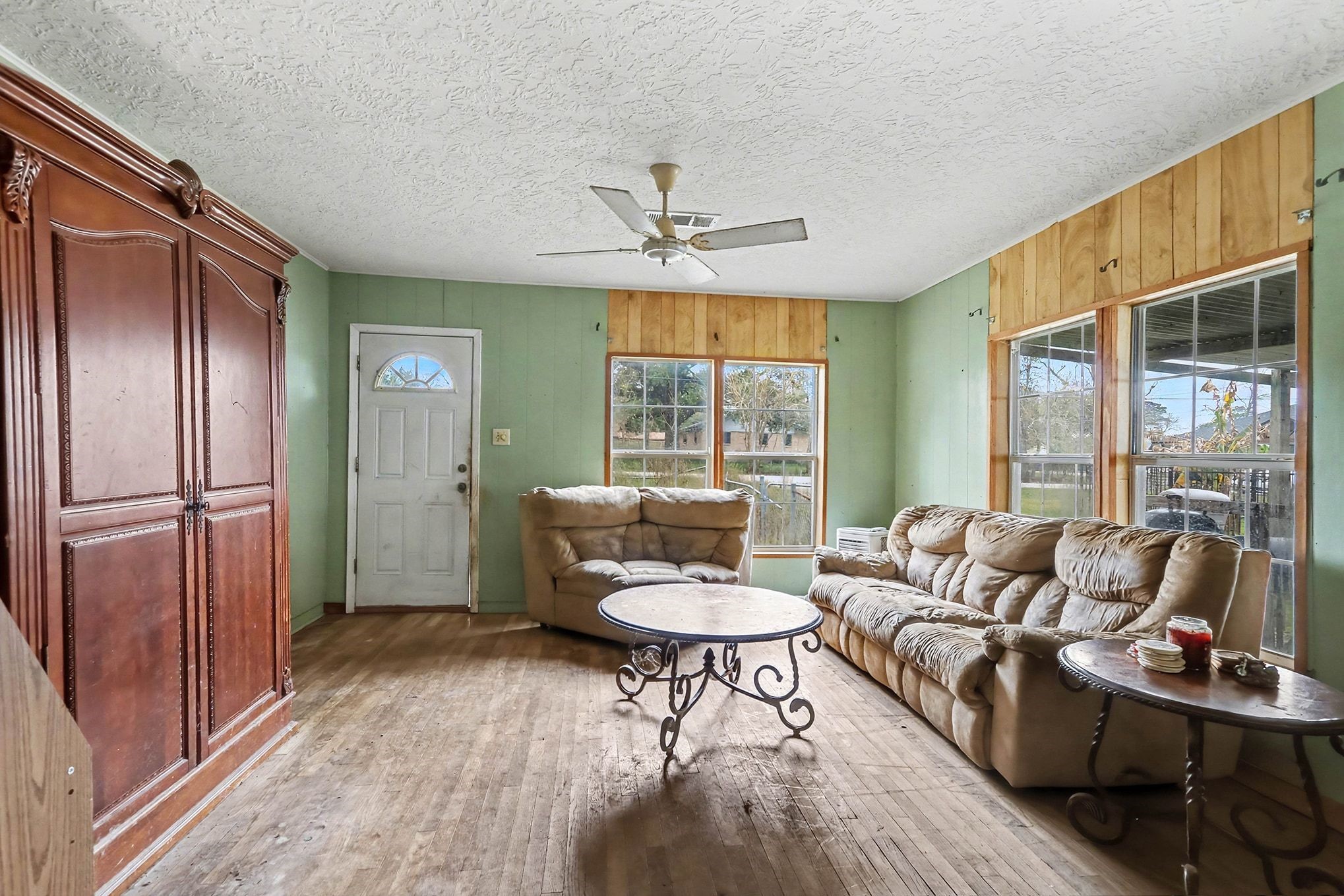 1012 Clear Lake Road Highlands, TX 77562 - Photo 7 of 26